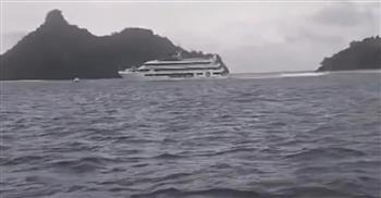 إنقاذ 30 شخصًا بعد جنوح سفينة في موقع أشهر أفلام توم هانكس