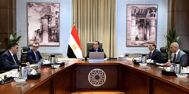 رئيس الوزراء يتابع الموقف المالي للهيئة المصرية للشراء الموحد وسداد مستحقات الشركات الموردة
