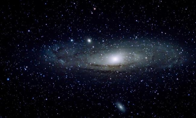 علماء يحاولون حل لغز المادة المظلمة للكون