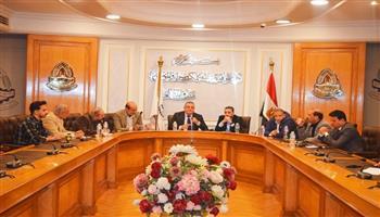 شعبة المستلزمات الطبية تناقش زيادة المعروض وتلبية احتياجات المواطنين 