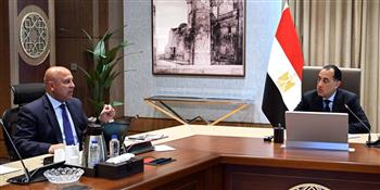  رئيس الوزراء يتابع مع وزير النقل عددا من ملفات عمل الوزارة