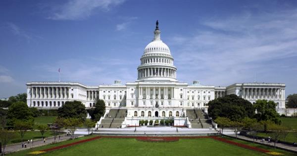 البيت الأبيض ينفي دراسة توجيه ضربات نووية لإيران 