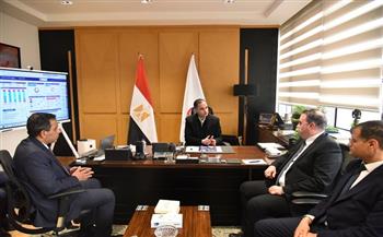 نائب وزير الصحة يناقش مع شركة «خبير» ميكنة الخدمات الصحية وتبادل المعلومات داخل منظومة رقمية متكاملة