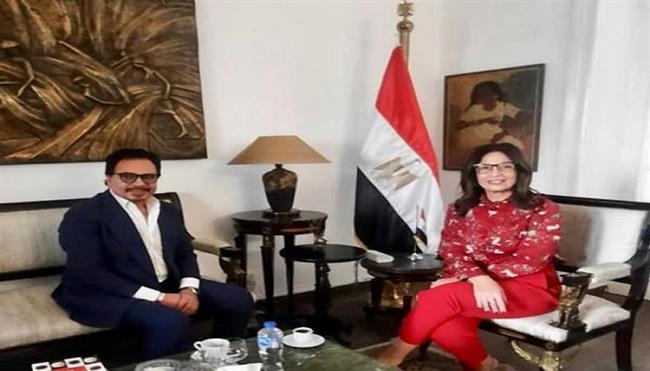  وزيرة الثقافة تناقش مع محمد رياض الاستعدادات للدورة 19 من المهرجان القومي للمسرح المصري