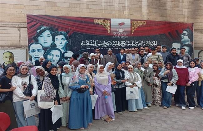 توقيع كتاب «بدايات المسرح في صعيد مصر 1881-1944».. أحدث إصدارات القومي للمسرح والموسيقى والفنون الشعبية