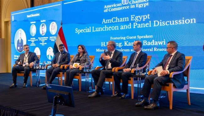 خفض المديونيات من 6.1 إلى 1.3 مليار دولار.. وزير البترول يعلن قرب إنهاء ملف مستحقات الشركاء  