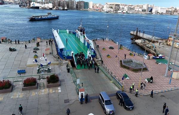 رئيس هيئة قناة السويس يبحث سبل التعاون مع محافظ بورسعيد في عدد من المشروعات التنموية والخدمية 