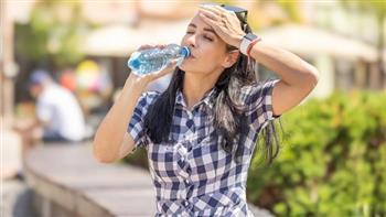 مع تغير الفصول.. علامات تحذيرية تشير إلى حاجة جسمك للماء