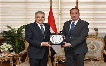 محافظ بورسعيد يستقبل رئيس هيئة قناة السويس لبحث سبل التعاون في عدد من المشروعات