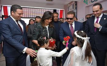 محافظ بورسعيد يتفقد قافلة المساعدات الإنسانية “إيد واحدة” الشاملة بحي الزهور 