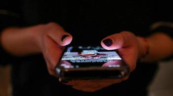 اليونان تحظر منصات التواصل الاجتماعي تحت 15 عامًا