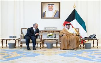 وزير الخارجية يلتقي مع ولي عهد دولة الكويت الشقيقة
