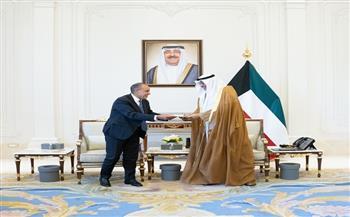 وزير الخارجية يسلم ولي عهد الكويت رسالة خطية من الرئيس السيسي لأمير البلاد