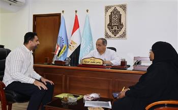 رئيس مدينة الغردقة يستمع لمطالب 8 مواطنين في اللقاء الدوري ويوجه بتلبيتها