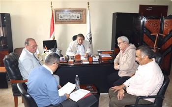 محافظ بني سويف: السكرتير العام يعقد اجتماعا بأعضاء لجنة متابعة تحصيل مستحقات مشروعات الصرف الزراعي المُغطى