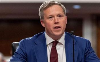 وزير الجيش الأمريكي يؤكد تمسكه بمنصبه