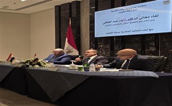 وزير الخارجية يلتقي أبناء الجالية المصرية في الكويت