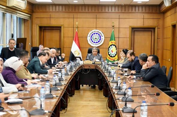 محافظ الدقهلية يلتقي نواب البرلمان في أول اجتماع تنسيقي لتعزيز التعاون مع الجهاز التنفيذي 