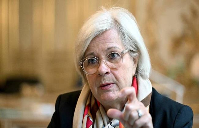 وزيرة الدفاع الفرنسية: بقاء حاملة الطائرات “شارل ديجول” في شرق المتوسط