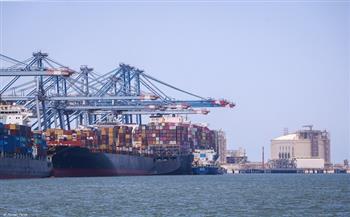 ميناء دمياط يتداول 20 سفينه للحاويات والبضائع العامة