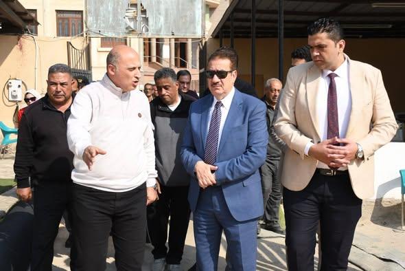 محافظ بورسعيد يتفقد أعمال تطوير ورفع كفاءة ملعب النجيل الصناعي بنادي بورسعيد للصيد