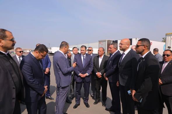 محافظ دمياط يتفقد خط الرورو لنقل الحاصلات الزراعية والخضروات سريعة التلف والمنتجات المصرية بين مينائى دمياط 
