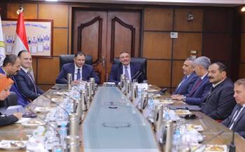 محافظ دمياط يجرى زيارة إلى هيئة ميناء دمياط يستهلها بعقد لقاء مع رئيس الهيئة 