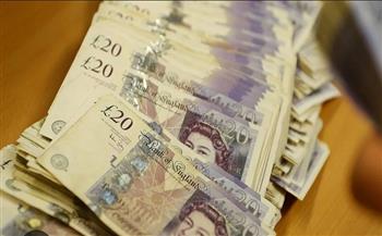 الجنيه الإسترليني يتراجع مع تجدد الطلب على الدولار وسط هشاشة وقف إطلاق النار
