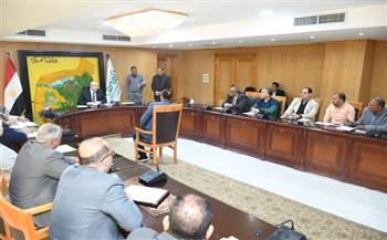 محافظ الفيوم يشدد على ضرورة كسح وتطهير خزانات الصرف الصحي بمنطقة "عزبة العرب"