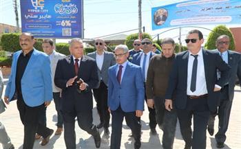 محافظ بني سويف يزور النادي الرياضي ويُحفّز أبطال اليد وكرة القدم بعد إنجاز الصعود 