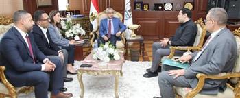 محافظ بني سويف يناقش مع  جميعة مستثمري بياض العرب سبل تعزيز الدفع بملف الاستثمار بالمنطقة