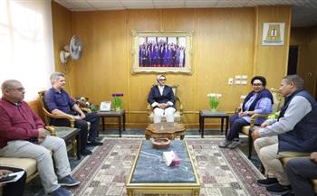 محافظ الوادى الجديد تلتقي وفد "الايكاردا" ومركز بحوث الصحراء 