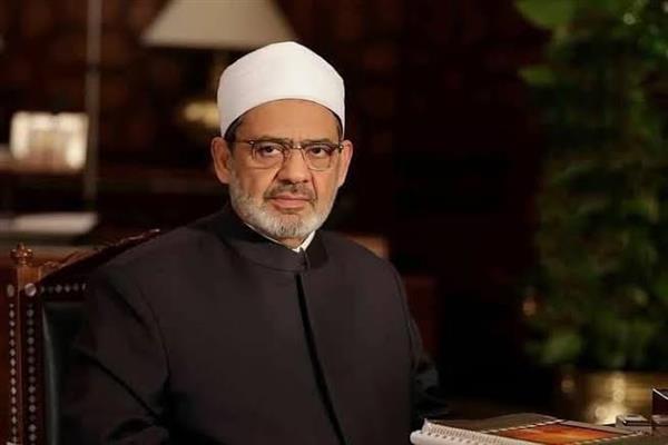 شيخ الأزهر يهنِّئ البابا تواضروس والإخوة المسيحيين بعيد القيامة المجيد 