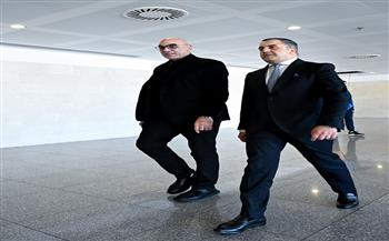 السفير المصري في الجزائر يحضر مران الزمالك قبل لقاء شباب بلوزداد  