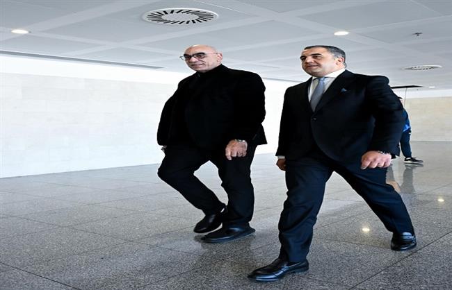 السفير المصري في الجزائر يحضر مران الزمالك قبل لقاء شباب بلوزداد  