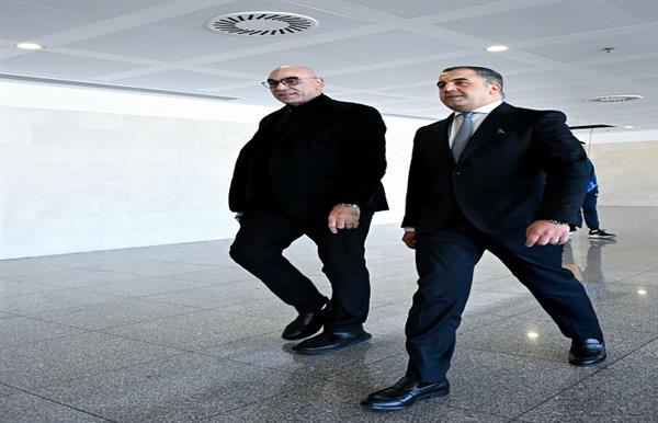 السفير المصري في الجزائر يحضر مران الزمالك قبل لقاء شباب بلوزداد 