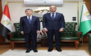 محافظ الجيزة يبحث مع السفير الصيني سبل تعزيز التعاون المشترك