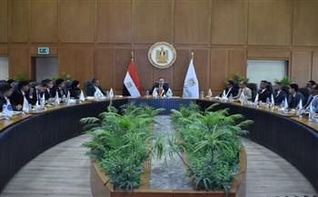 جامعة قنا تشارك في الاجتماع الموسع لوزارة التعليم العالي لتفعيل مبادرة وفرها.. تنورها لترشيد الطاقة