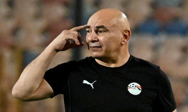 القمة 132.. رقم تاريخي مميز لحسام حسن قبل موقعة الأهلي والزمالك 