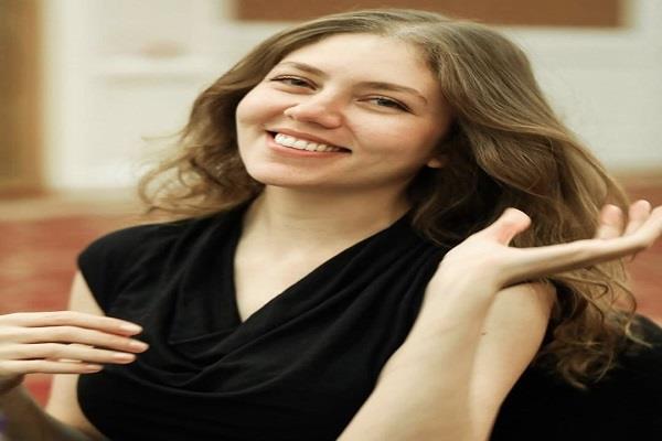 "الابتسامة حية".. رحمة حسن تشارك متابعيها صورة جديدة  