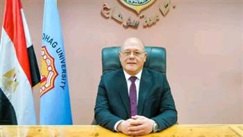 رئيس جامعة سوهاج يهنيء العمال بعيدهم.. ويؤكد بإخلاصكم تُبنى الأوطان وتتحقق الإنجازات