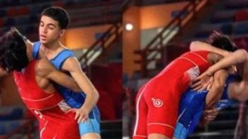 اتحاد المصارعة يكرم البطل "عبدالله حسونة" على هامش البطولة الإفريقية