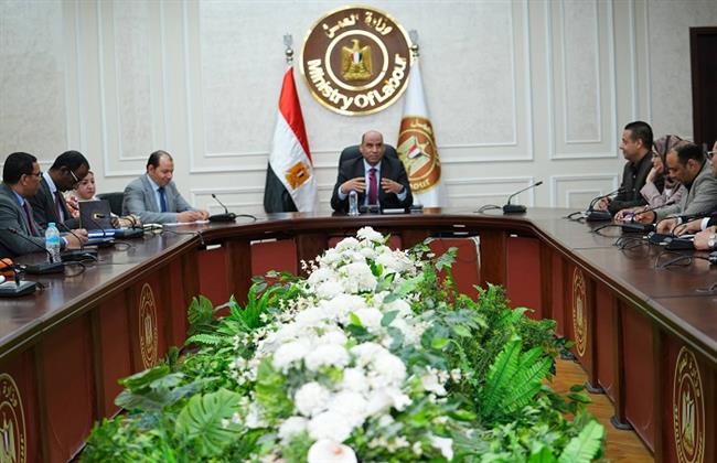وزير العمل: المرحلة الحالية تتطلب أداءً ميدانيًا حقيقيًا وتواجدًا فعالًا بين المواطنين ومواقع العمل والإنتاج