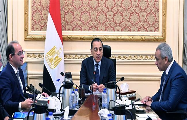 مدبولي يبحث مع وزير المالية تسريع التحول إلى السيارات الكهربائية ضمن رؤية ترشيد الطاقة