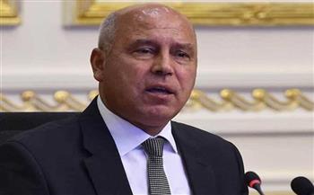 وزير النقل يشهد التشغيل التجريبي لكوبري أعلى مزلقان أبو شوشة بمحافظة قنا وفتحه أمام حركة المرور