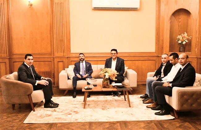 وزير الرياضة يستقبل رئيس اتحاد اللياقة التنافسية لبحث الخطط المقبلة  