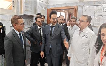 "دويدار" و"العقدة" يتفقدان وحدة الحروق بمستشفى سوهاج العام تمهيدًا لاعتمادها من «جهار»