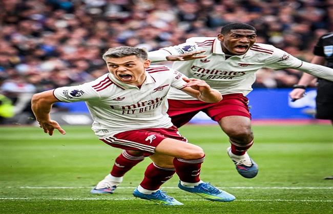 الدوري الإنجليزي.. أرسنال يقتنص فوزًا ثمينًا على وست هام ويقترب من حسم اللقب