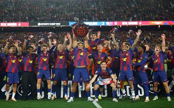 كلاسيكو الأرض.. برشلونة يتسلم درع الدوري الإسباني بعد فوزه على ريال مدريد