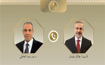 وزير الخارجية يبحث هاتفيًا مع نظيره التركي جهود خفض التصعيد الإقليمي